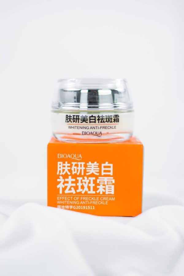 CREMA ACLARANTE ANTI-PECAS BIOAQUA