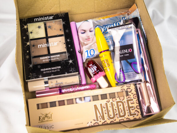 CAJA DE MAQUILLAJE DIA DE LA MUJER + OBSEQUIO